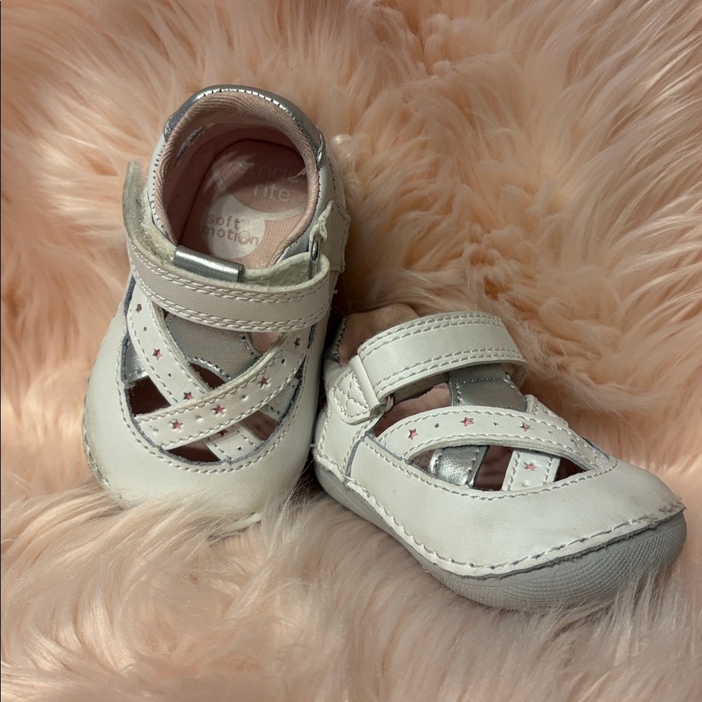 Baby Girl White Sandals Size 3 Wide
